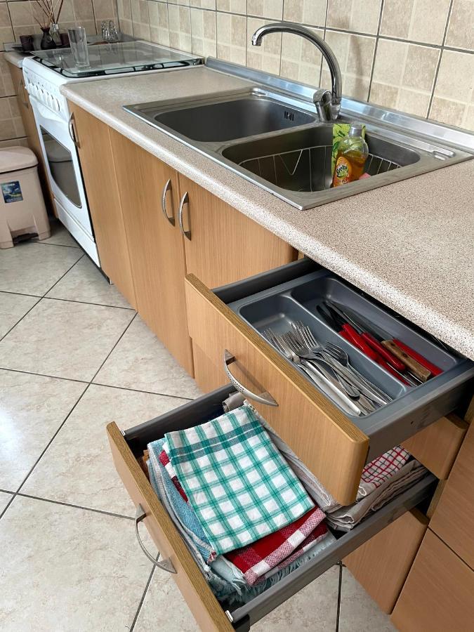 Marina'S Spacious Family Apartment カヴァラ エクステリア 写真
